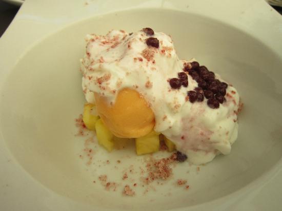 Piña con helado de mango CAFÉ CORRILLO